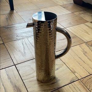 Water pitcher